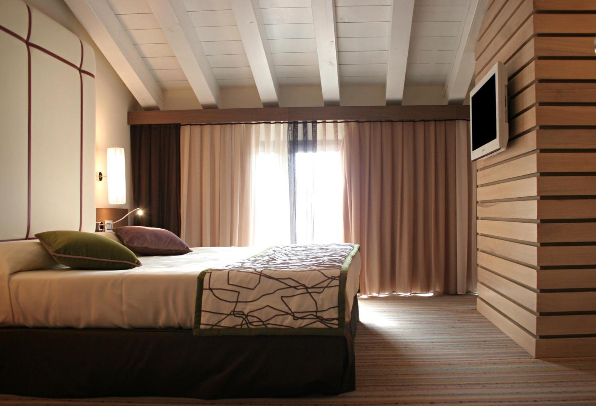 Junior Suite,1742621196:JPEG